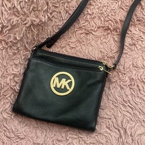 Michael kors cross body